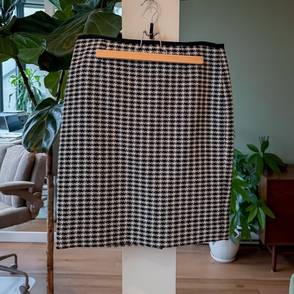 Tory Burch fitted wool skirt - Picture 4 of 4